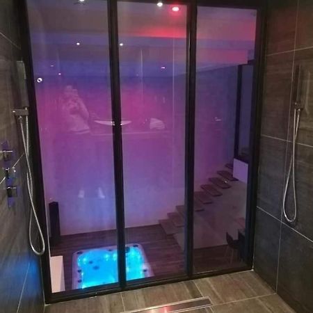 Magnifique Loft Avec Jacuzzi Et Sauna Privatif Ferriere-la-Grande Bagian luar foto