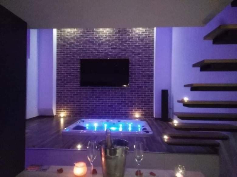Magnifique Loft Avec Jacuzzi Et Sauna Privatif Ferriere-la-Grande Bagian luar foto