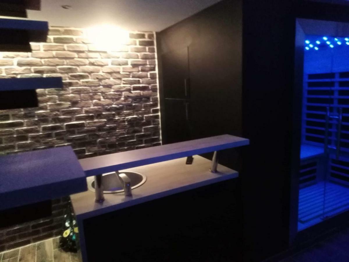 Magnifique Loft Avec Jacuzzi Et Sauna Privatif Ferriere-la-Grande Bagian luar foto
